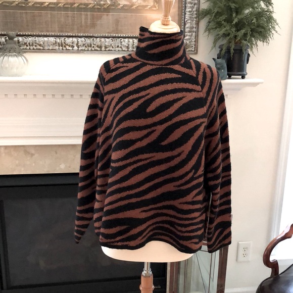 Ann Taylor Sweaters - Beautiful Ann Taylor Sweater